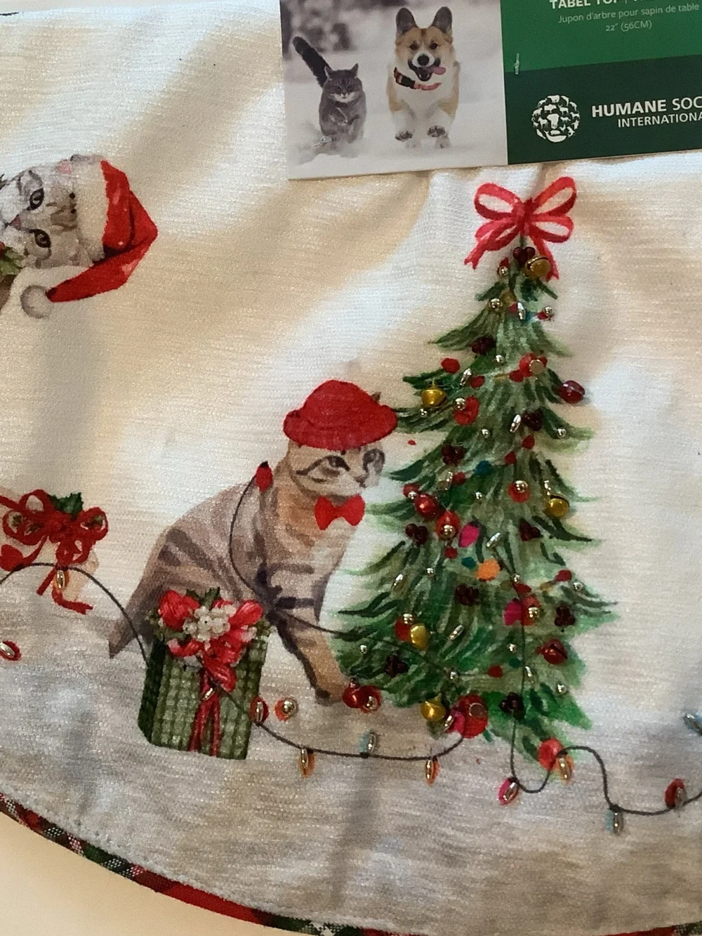 Humane Society International touch santa